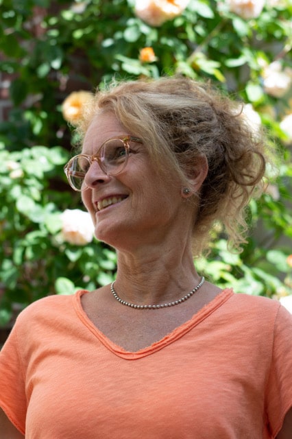 Carolien Petit zijaanzicht